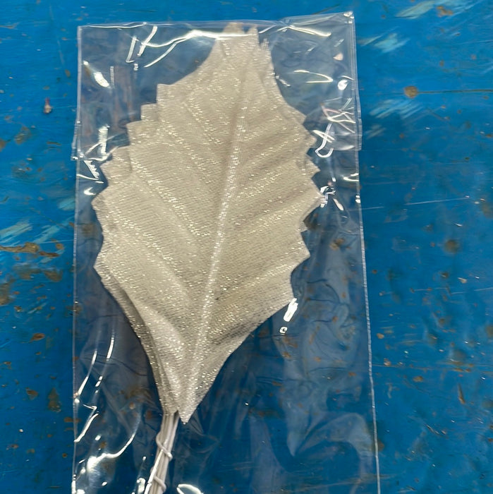 10 Leaf Mini Holly Spray x 14cm - Silver